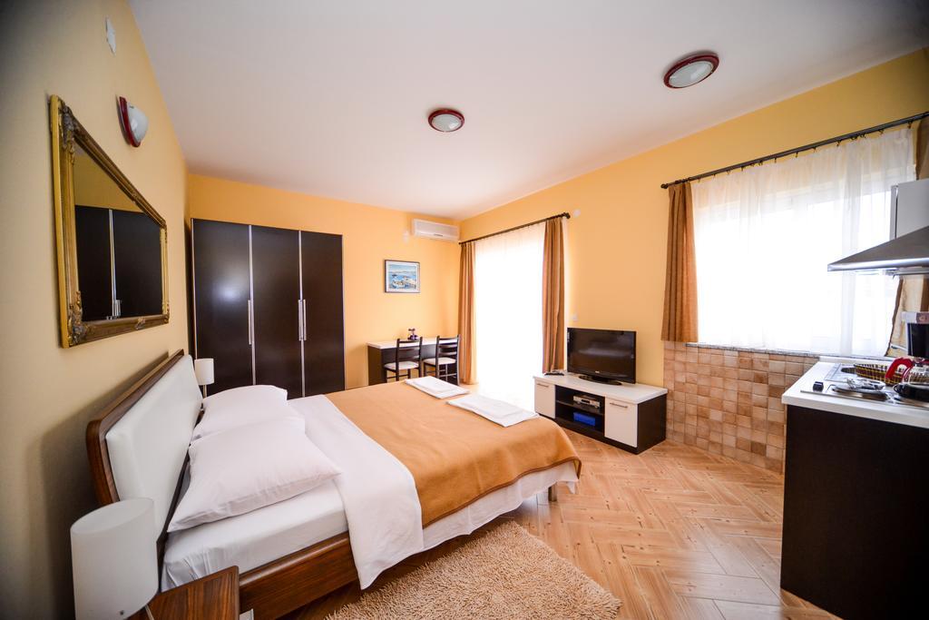 Apartments Dalmacija Стариград-Паклениця Номер фото